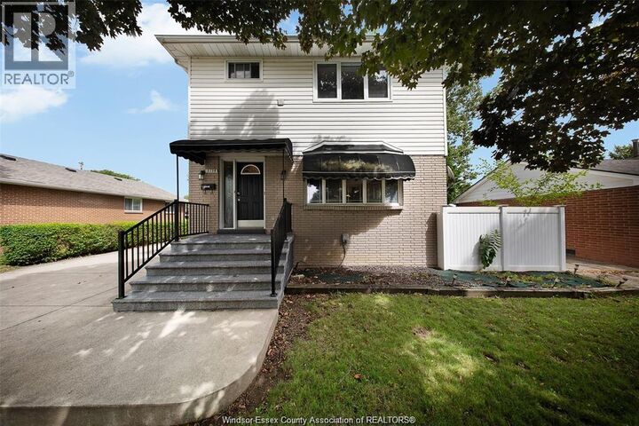 Property Photo:  3138 Hartley Drive  ON N8T 1Z2 