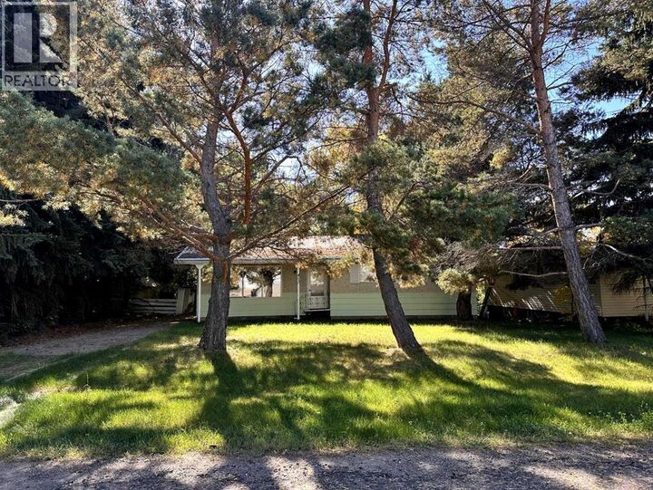 Property Photo:  412 Main Street  SK S0M 2Y0 