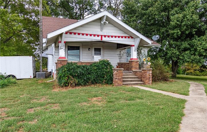 Property Photo:  1025 County Highway 12  IL 62571 