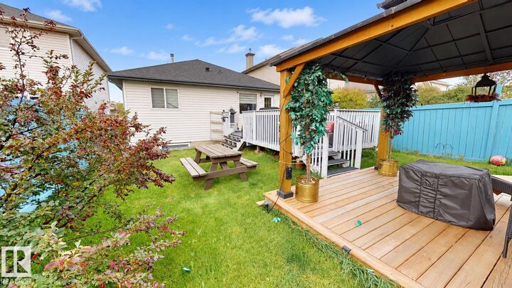 Property Photo:  15135 43 Street NW  AB T5Y 3B3 