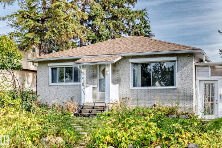 Property Photo:  9605 157 Street NW  AB T5P 2T1 