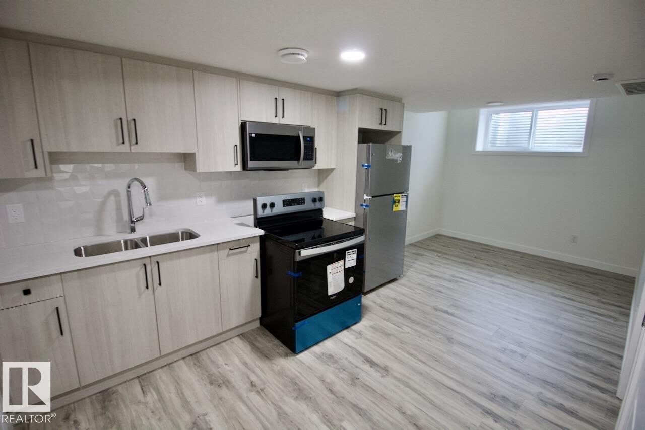 Property Photo:  8841 Carson Way SW Bsmt  AB T6W 5B8 