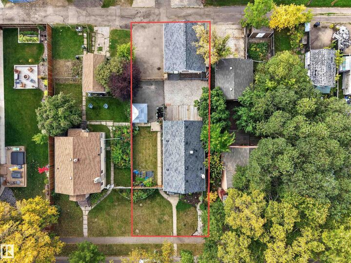 Property Photo:  9615 75 Avenue NW  AB T6E 1H7 