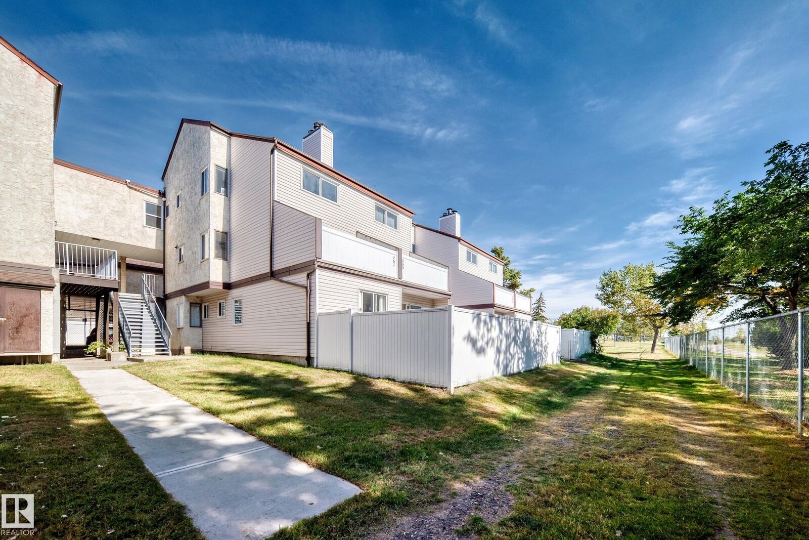 Property Photo:  161 Lancaster Terrace NW  AB T5X 5T1 