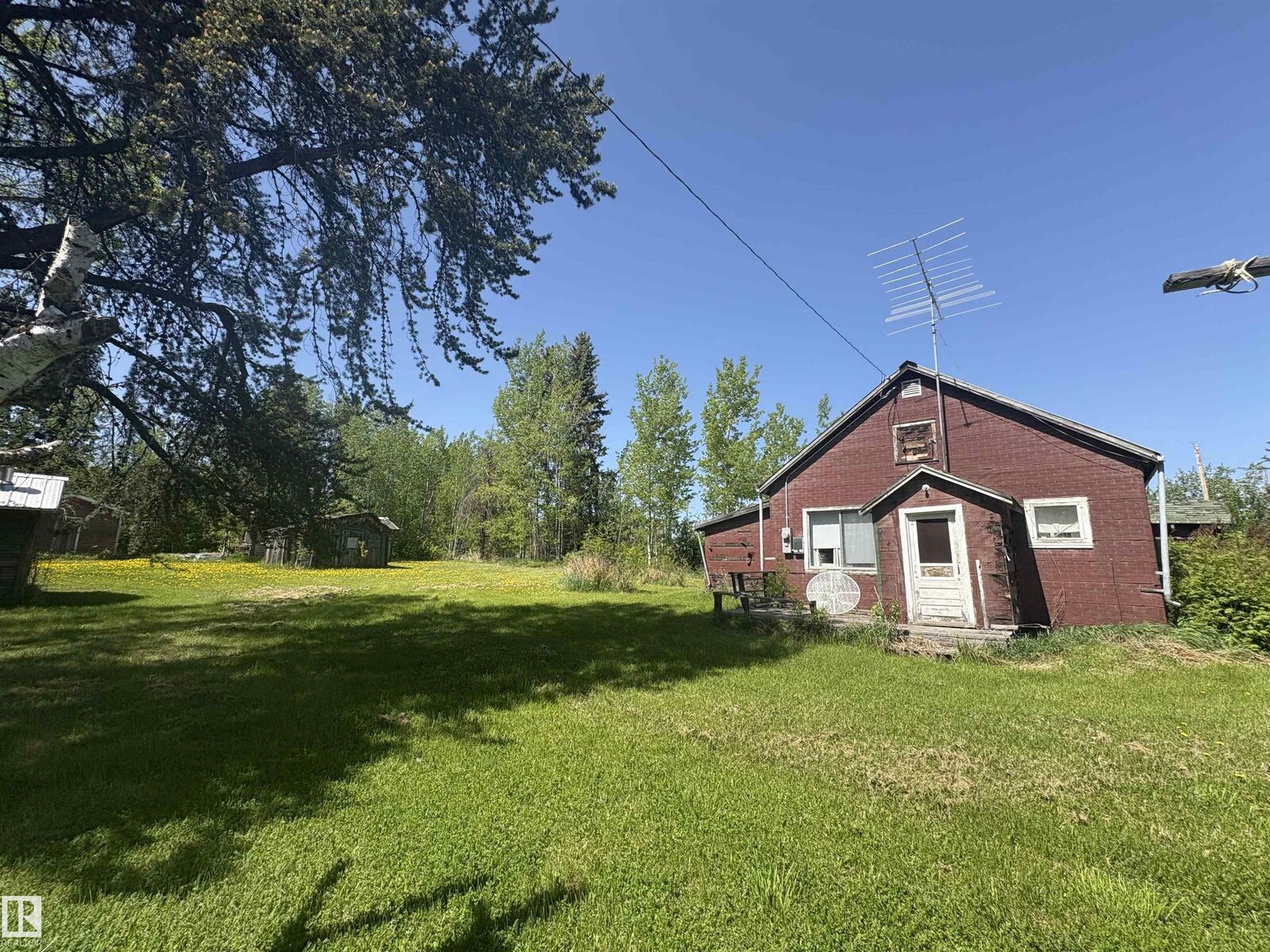 Property Photo:  11403 Twp Rd 640  AB T0A 2K0 