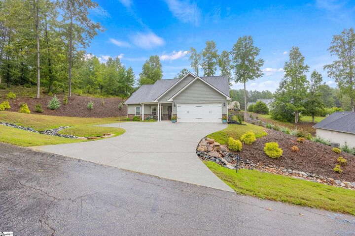 Property Photo:  475 Twin View Drive  SC 29693 