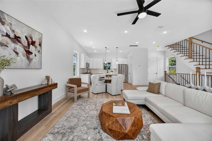 Property Photo:  322 Walthall Drive A  TX 77022 
