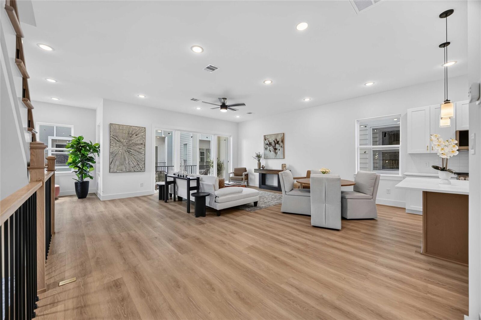 Property Photo: 322 Walthall Drive D TX 77022