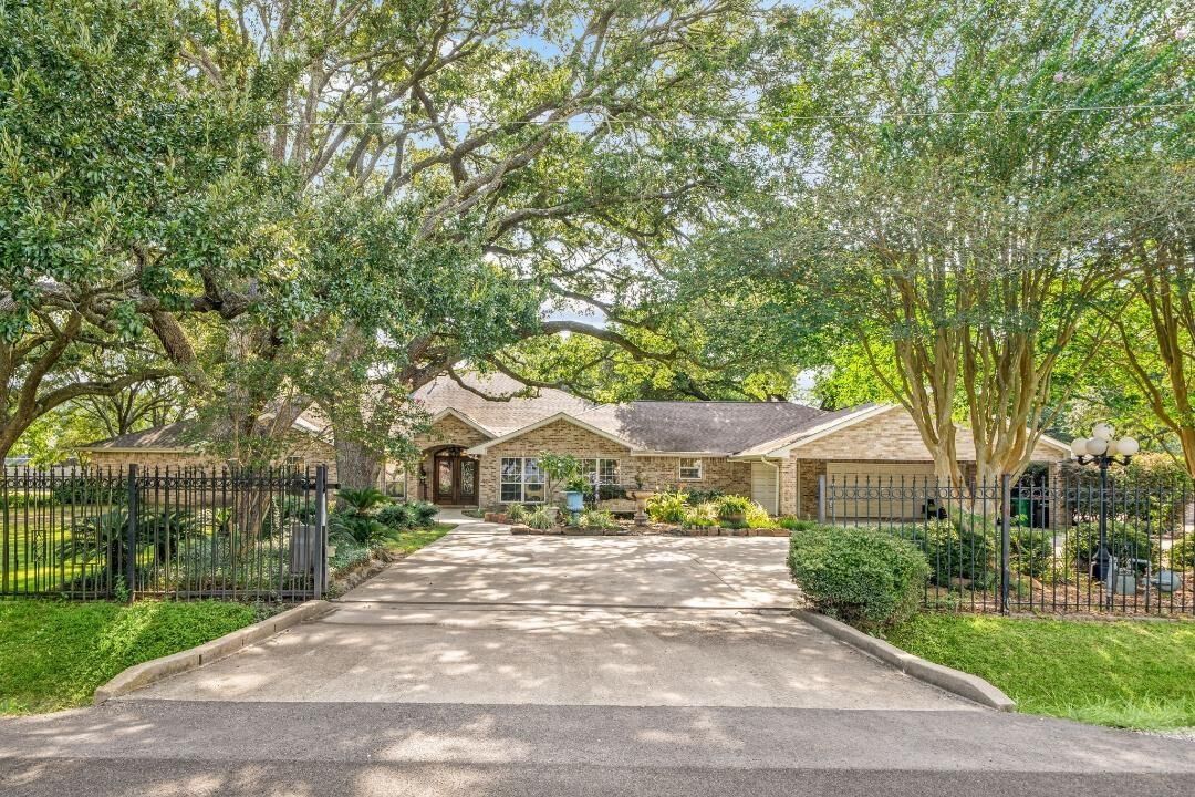 Property Photo:  3519 Singleton Road  TX 77521 