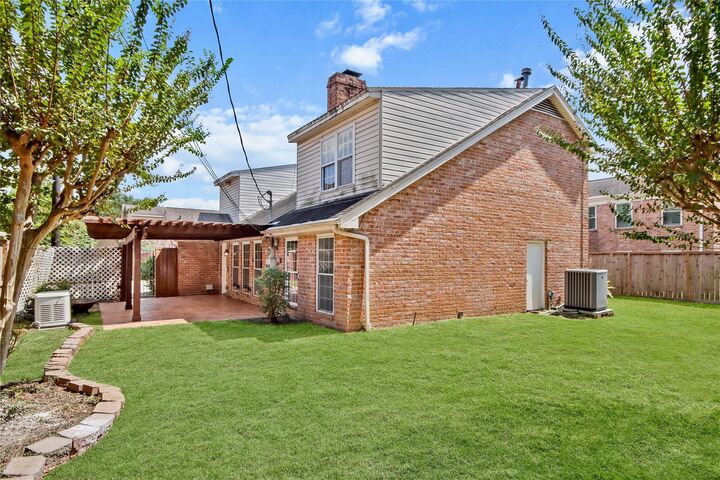 Property Photo:  2126 Potomac Drive  TX 77057 