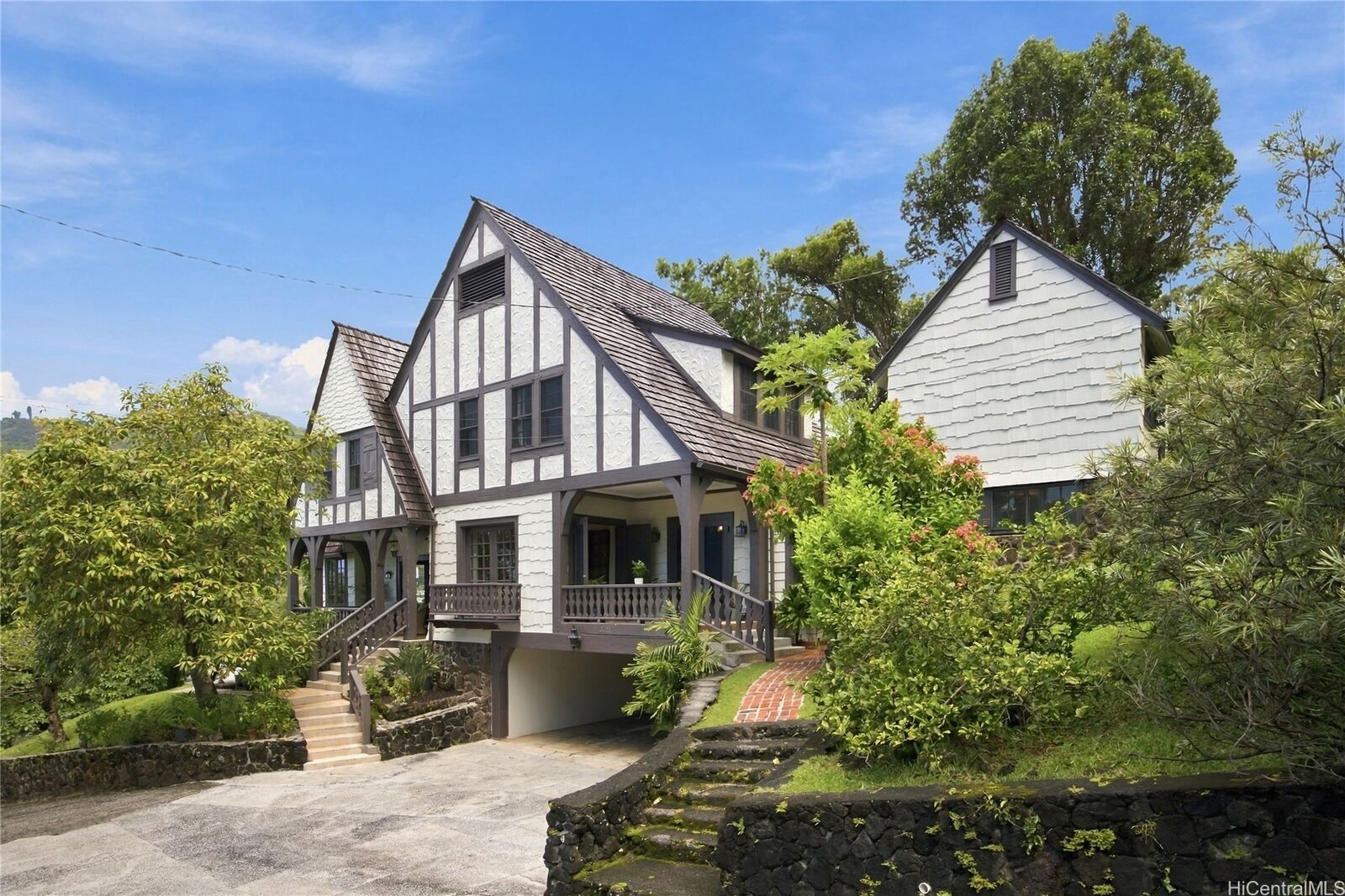 Property Photo:  3581 Woodlawn Drive  HI 96822 
