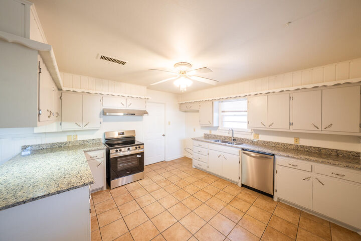 Property Photo:  4414 28th Street  TX 79410 