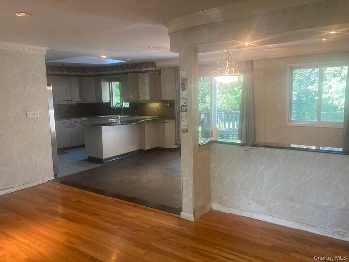 Property Photo:  1375 Carole Court  NY 11580 