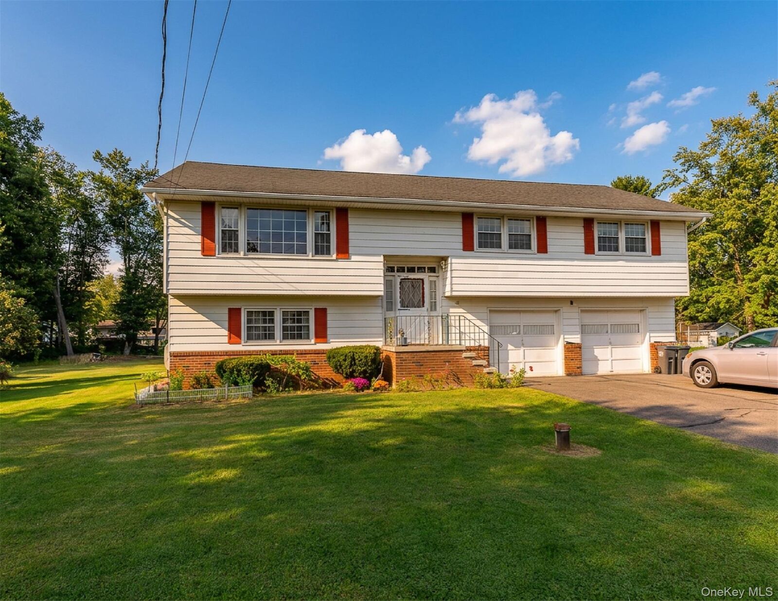 Property Photo:  39 Jeanette Lane  NY 12449 