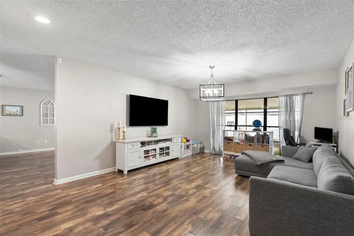 Property Photo: 4010 Braesgate Lane FL 33624