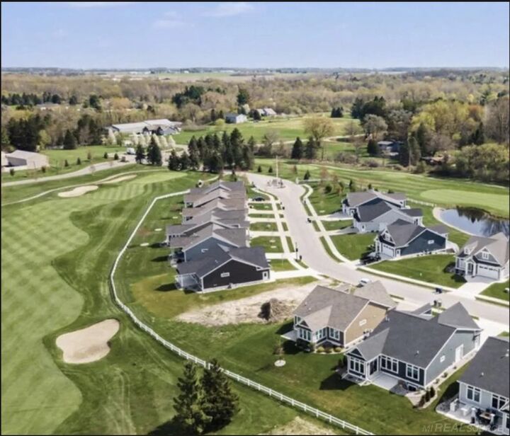 Property Photo:  4219 Village Green Drive  MI 48623 
