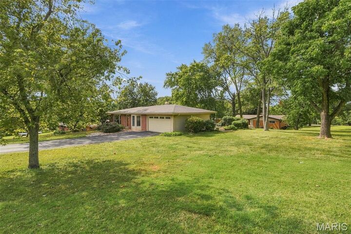 Property Photo: 1 Barbary Lane MO 63146