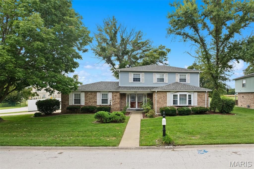 Property Photo:  537 Windrift Drive  IL 62221 