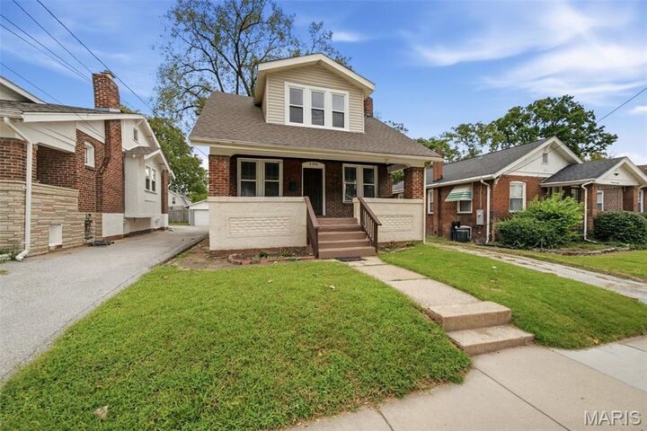 Property Photo: 2256 Yale Avenue MO 63143