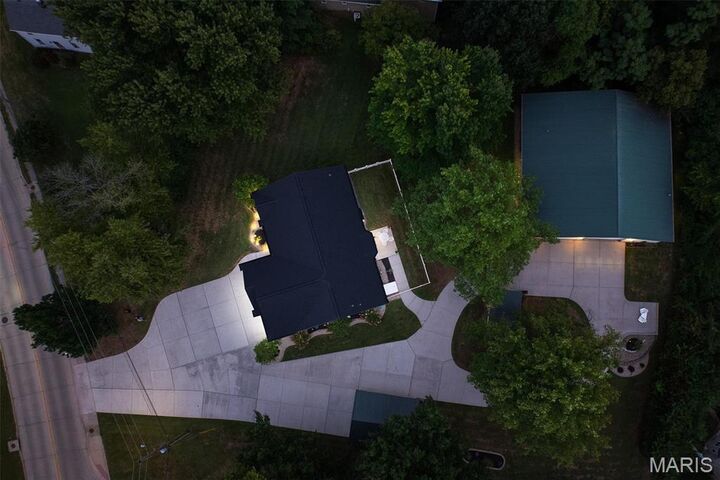 Property Photo: 480 Glen Crossing Road IL 62034