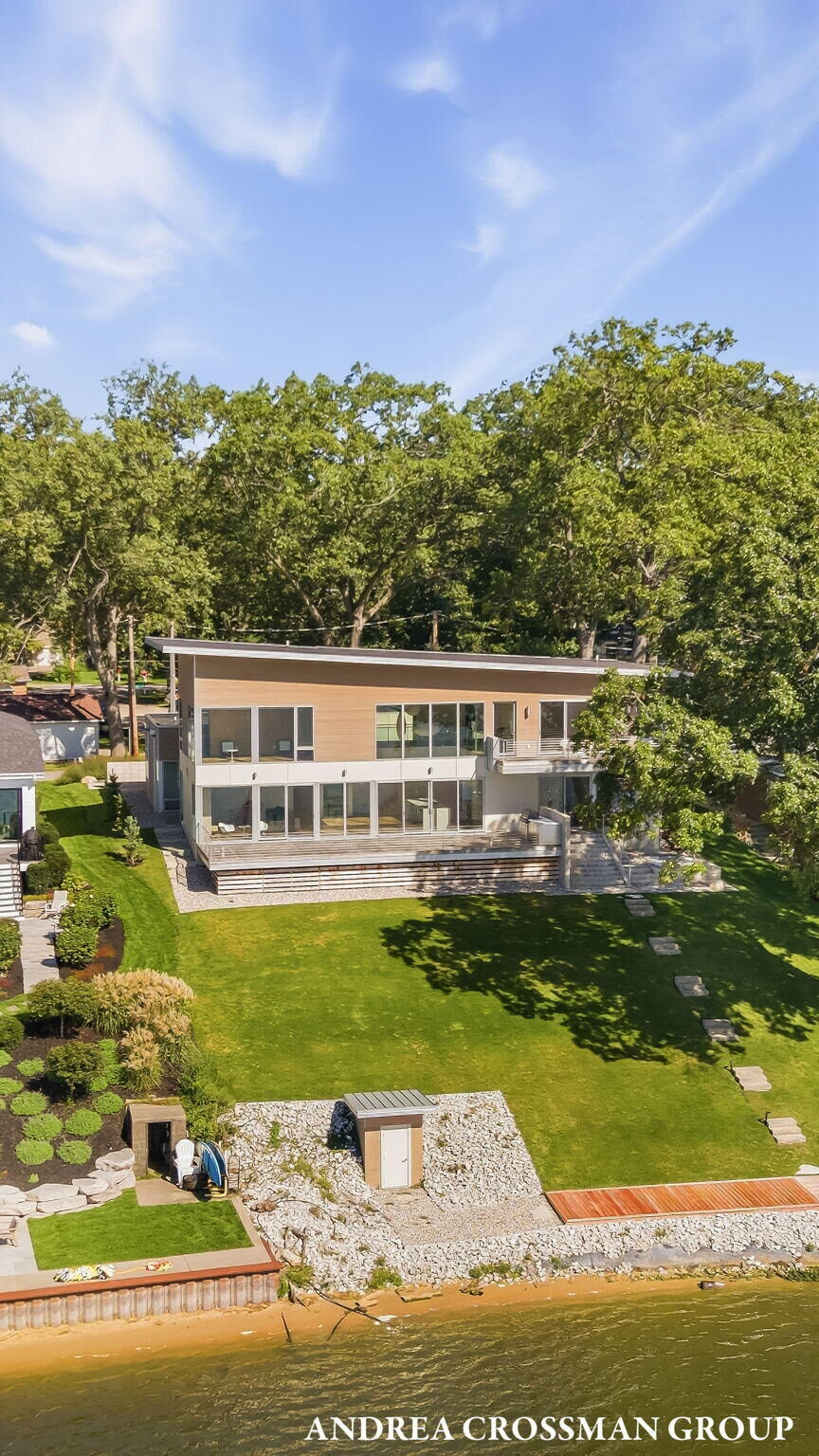 Property Photo: 602 Lawn Avenue MI 49424