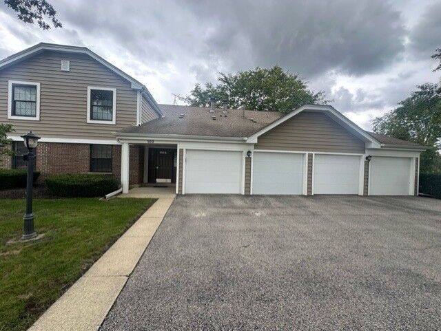 Property Photo: 109 Sussex Circle C1 IL 60193