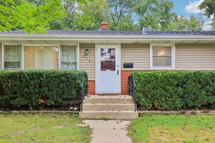 Property Photo:  370 W Margaret Terrace  IL 60013 