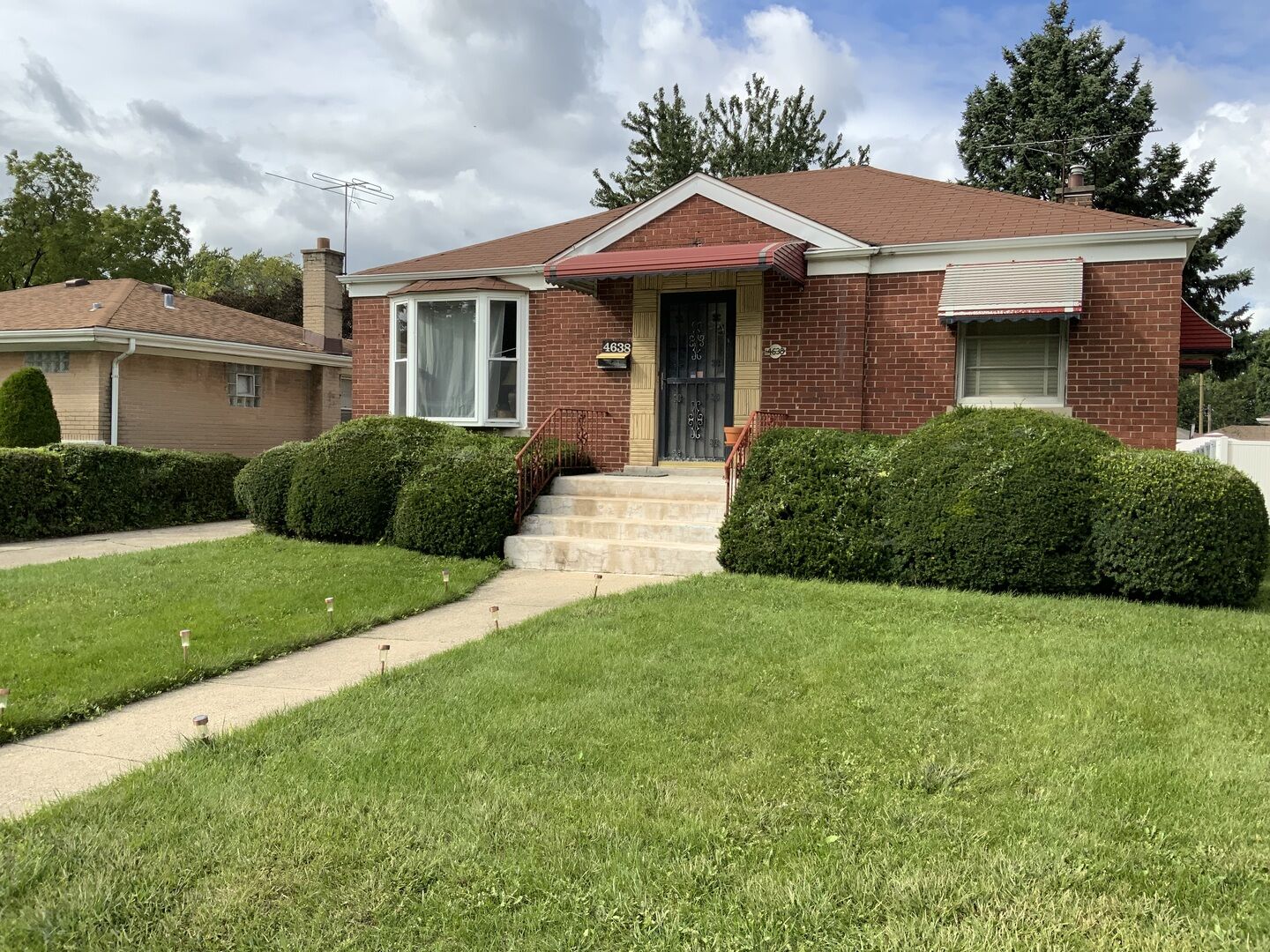 Property Photo: 4638 Butterfield Road IL 60162