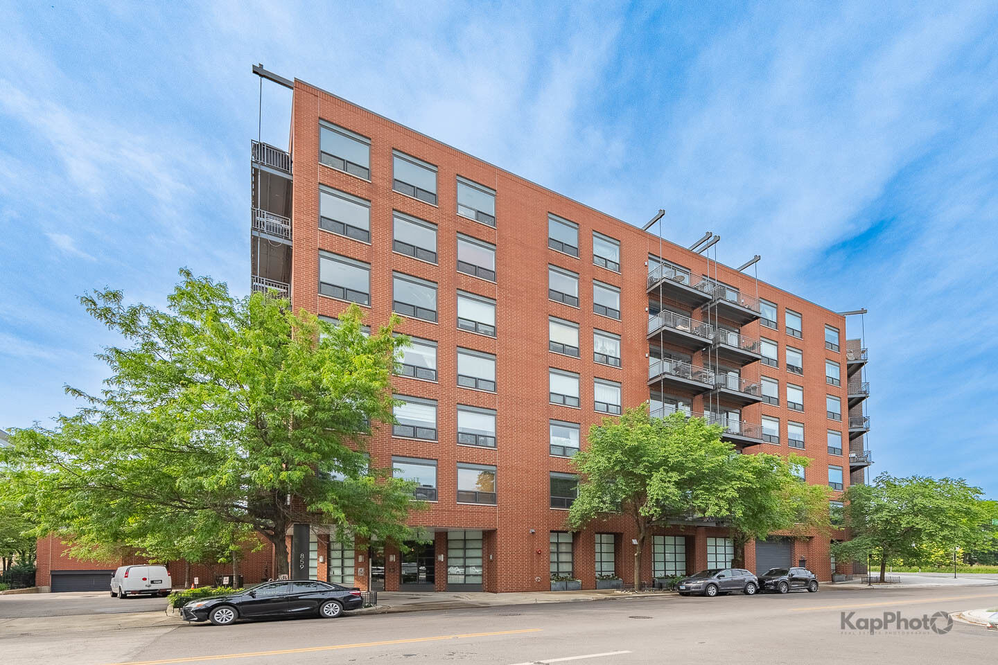 Property Photo:  859 W Erie Street 506  IL 60642 