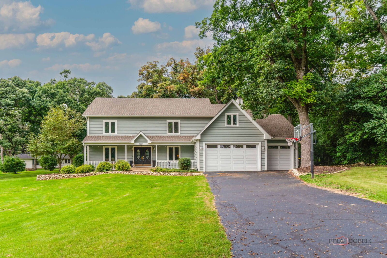 Property Photo: 7225 Red Oak Drive IL 60012
