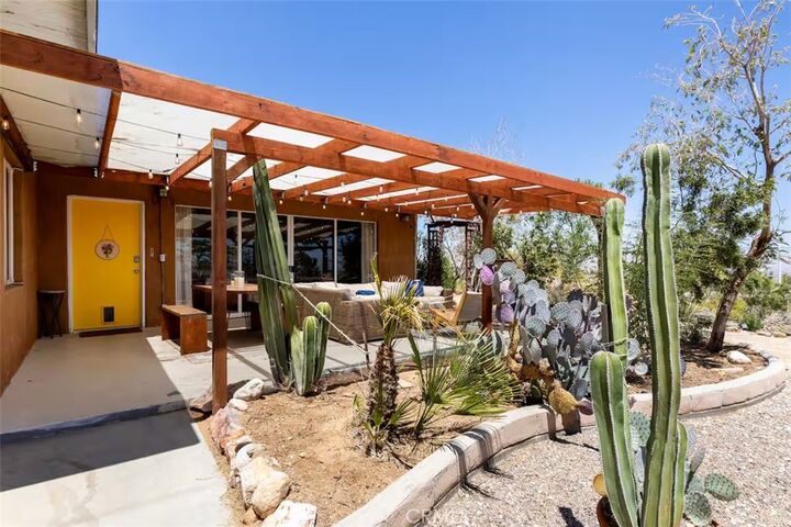 Property Photo:  60480 Painted Hills  CA 92282 