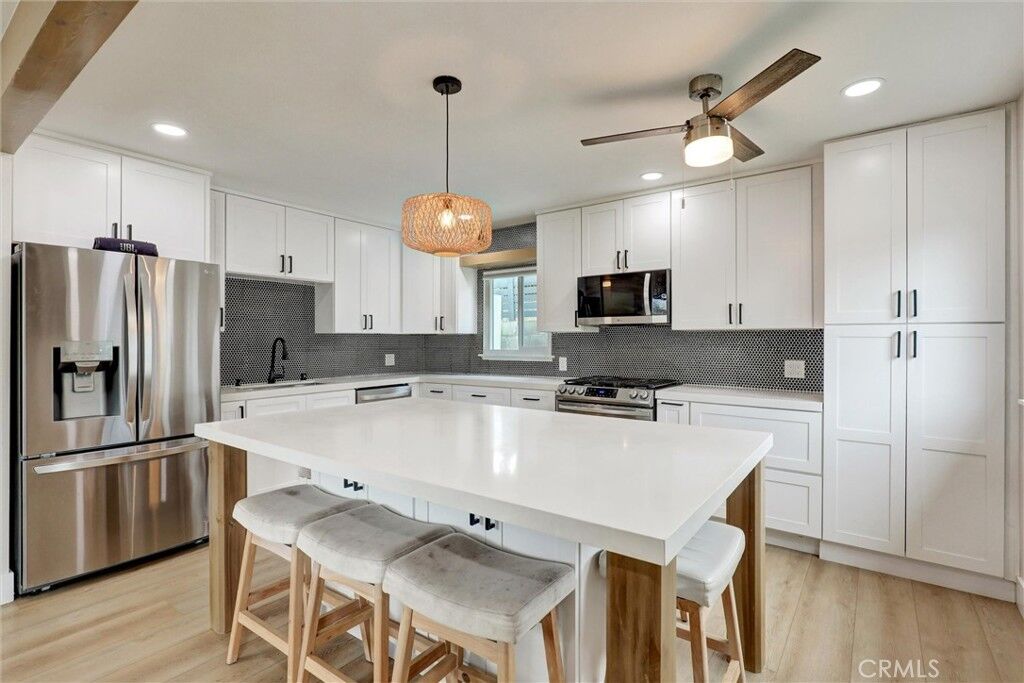 Property Photo:  33288 Landerville  CA 92530 