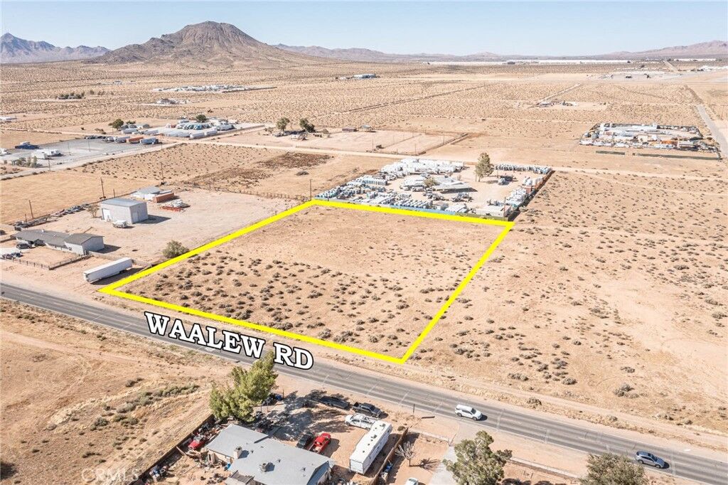 Property Photo:  4634060 Waalew Road  CA 92307 