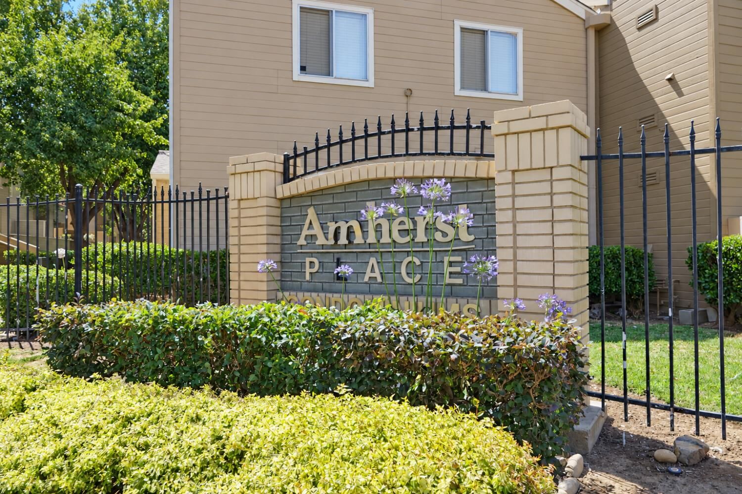 Property Photo:  1019 Dornajo Way 256  CA 95825 