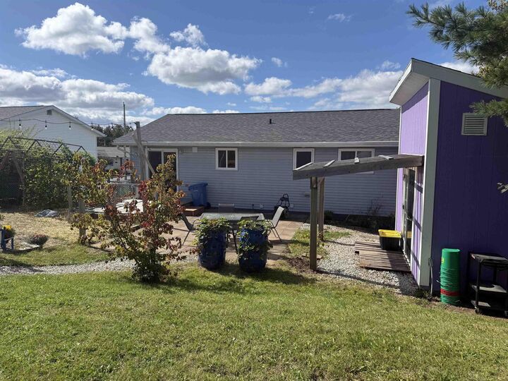 Property Photo:  131 Churchill Downs Circle  NS B4E 2J5 