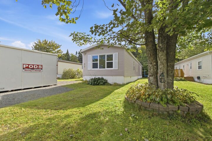Property Photo:  38 Elcona Avenue  NS B4E 3B2 