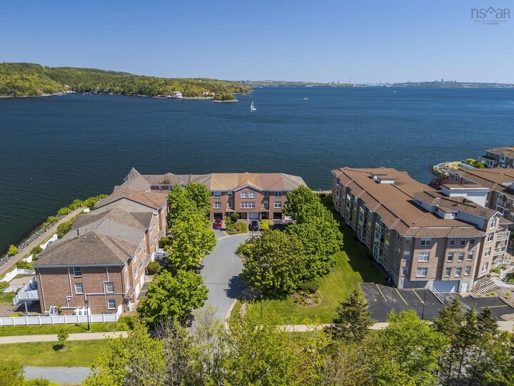 Property Photo: 5 Arthur Lismer Court NS B4A 4B4