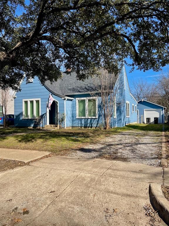 Property Photo:  3229 Waits Avenue  TX 76109 