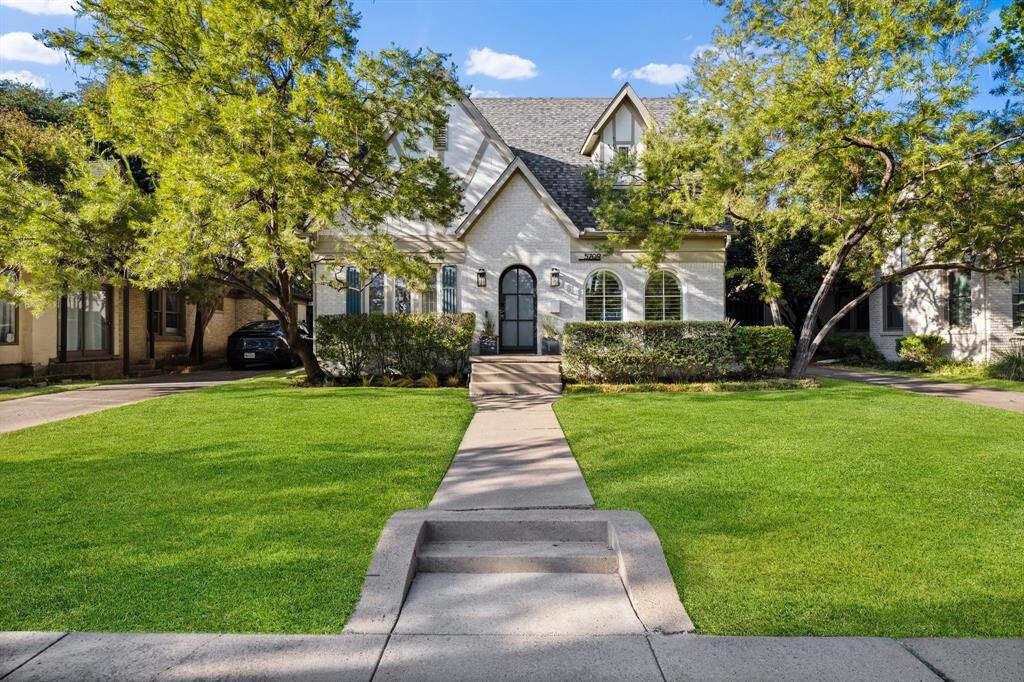 Property Photo:  5709 Kenwood Avenue  TX 75206 