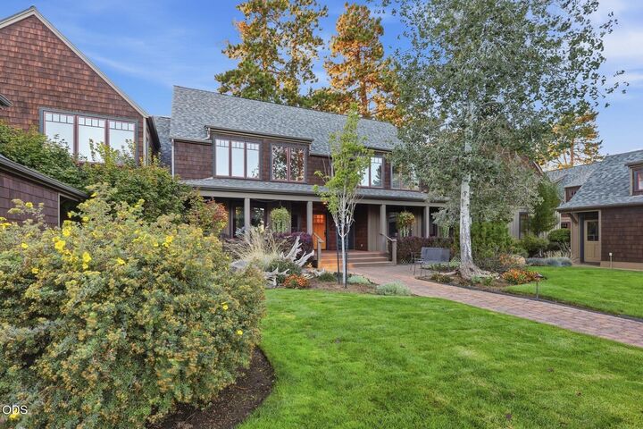 Property Photo: 377 S Pine Meadow Street OR 97759
