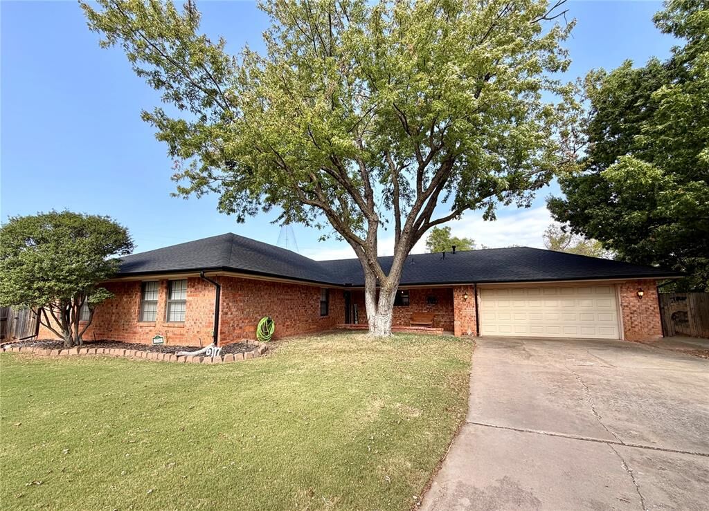 Property Photo:  2706 Timber Court  OK 73018 