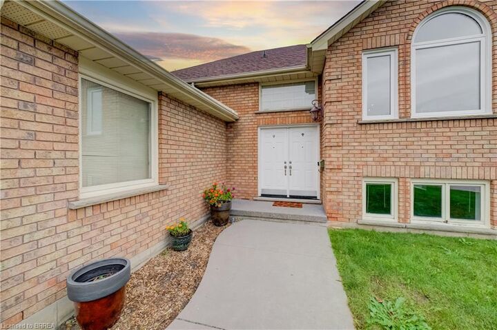 Property Photo:  64 Blackfriar Lane  ON N3R 7L3 