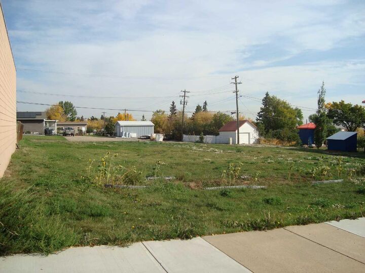 Property Photo:  218 Main Street  AB T0M 2C0 