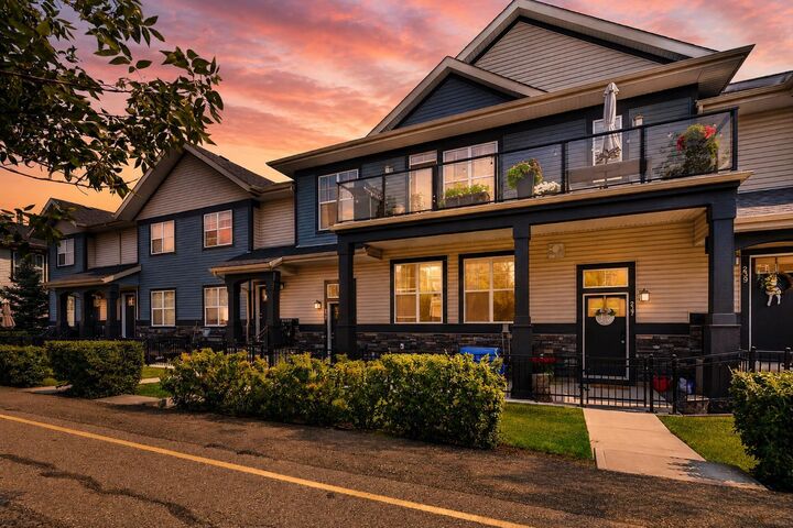 Property Photo:  235 McKenzie Towne Link SE  AB T2Z 1C9 