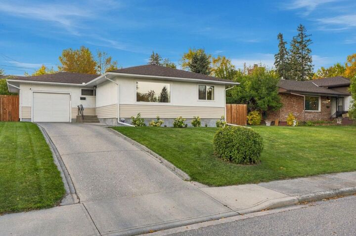 Photo de la propriété: 6031 Thornbank Drive NW AB T2K 3P4