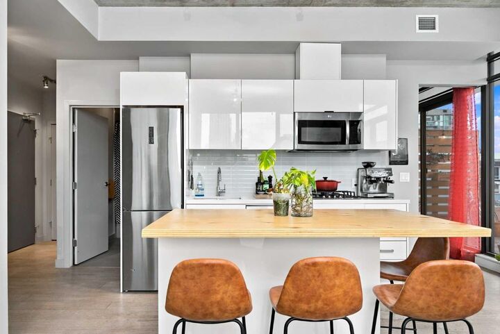 Property Photo: 1010 6th Street 602 AB T2R 1B4