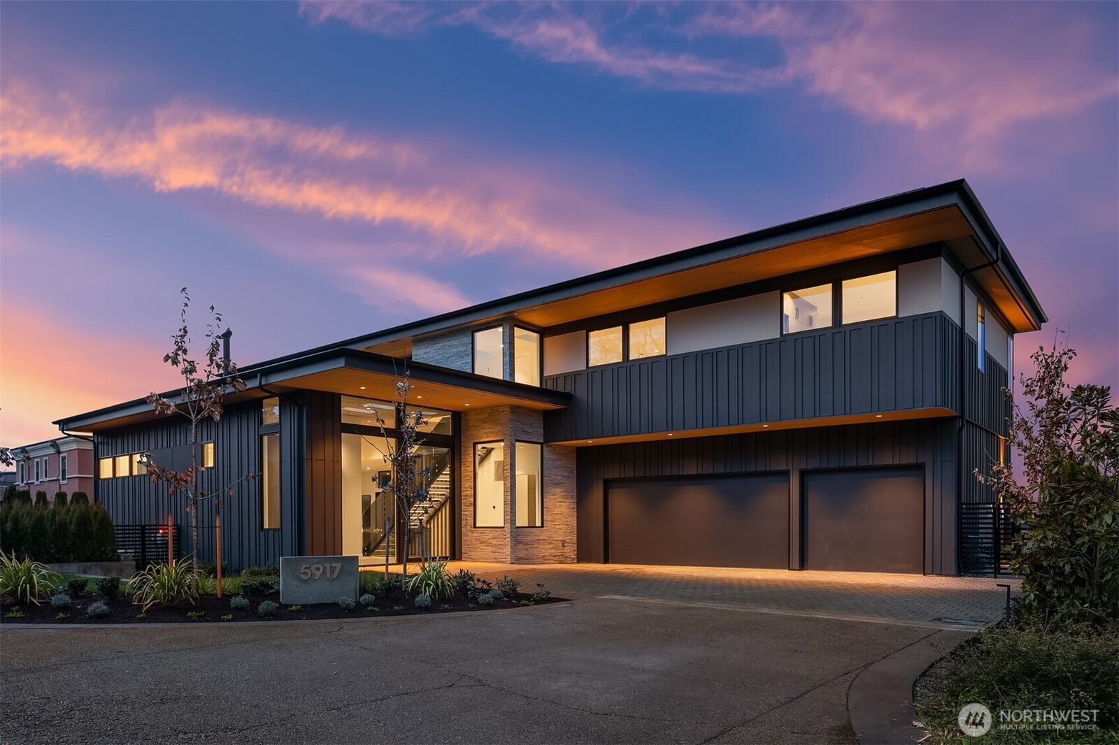 Property Photo: 5917 104th Place NE WA 98033