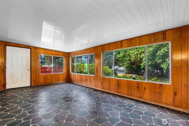 Property Photo:  935  State Rt 105  WA 98595 