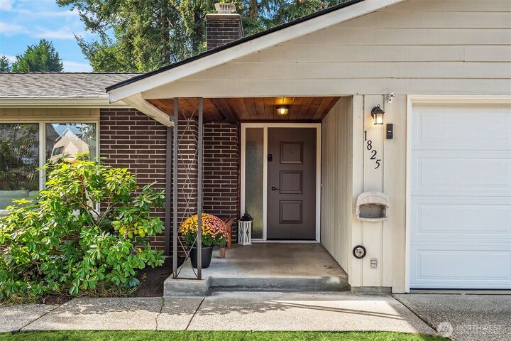 Property Photo: 1825 Camas Avenue NE WA 98056