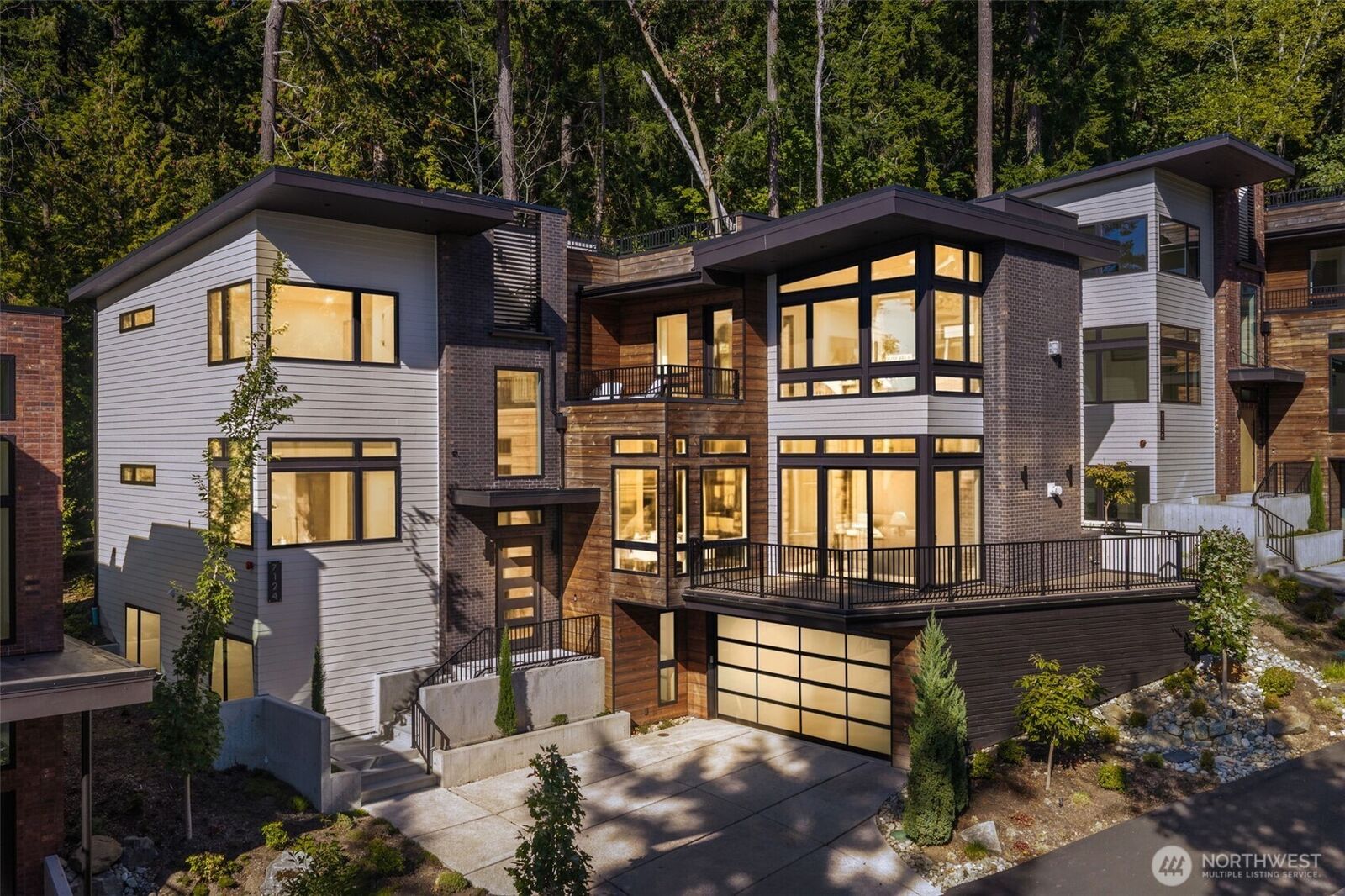 Property Photo: 7124 NE 119th Lane WA 98034